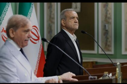 Pakistan, Iran Vow to Bolster Regional Peace and Economic Cooperation