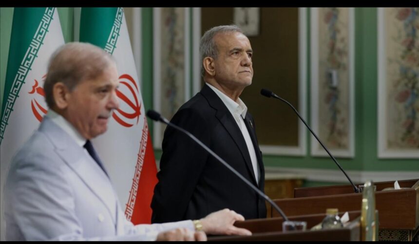 Pakistan, Iran Vow to Bolster Regional Peace and Economic Cooperation
