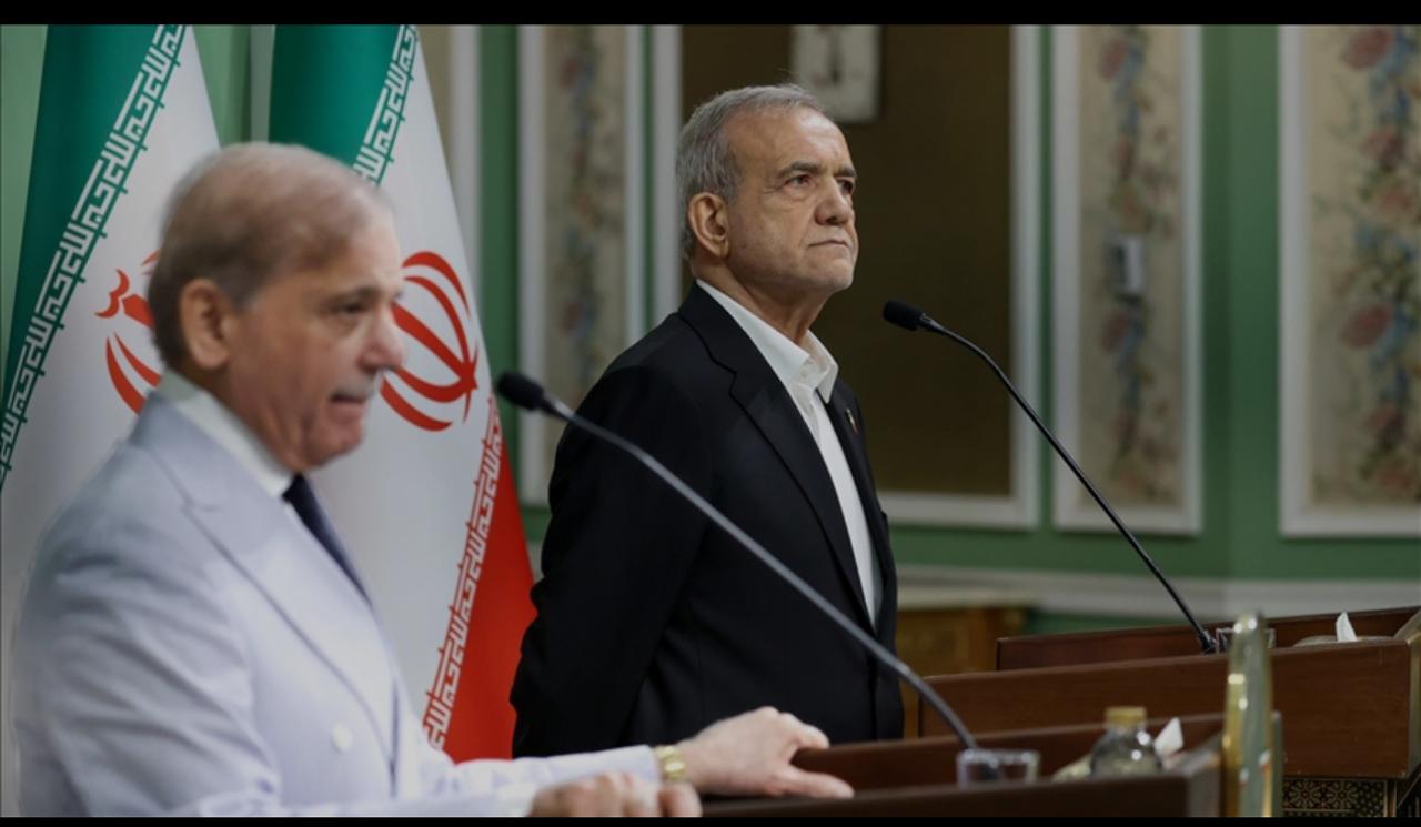 Pakistan, Iran Vow to Bolster Regional Peace and Economic Cooperation