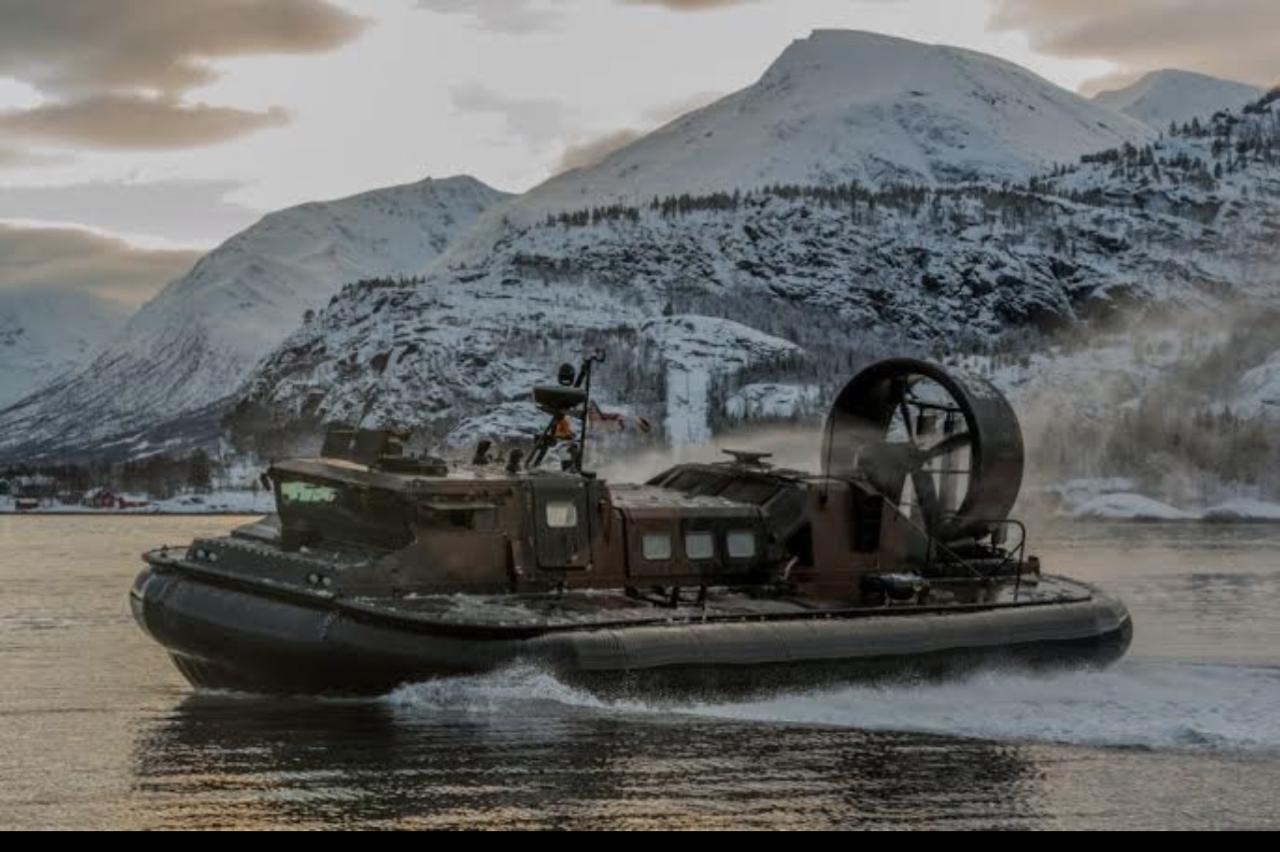 UK Delivers 3 Modern Hovercraft to Pakistan Navy
